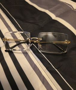 Invisible Gold Frames